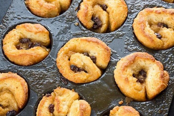 Cinnamon Buns with raisins in muffin tins