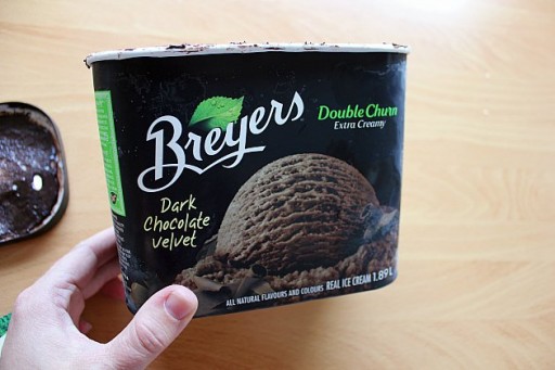 Breyers brand Dark chocolate velvet ice cream