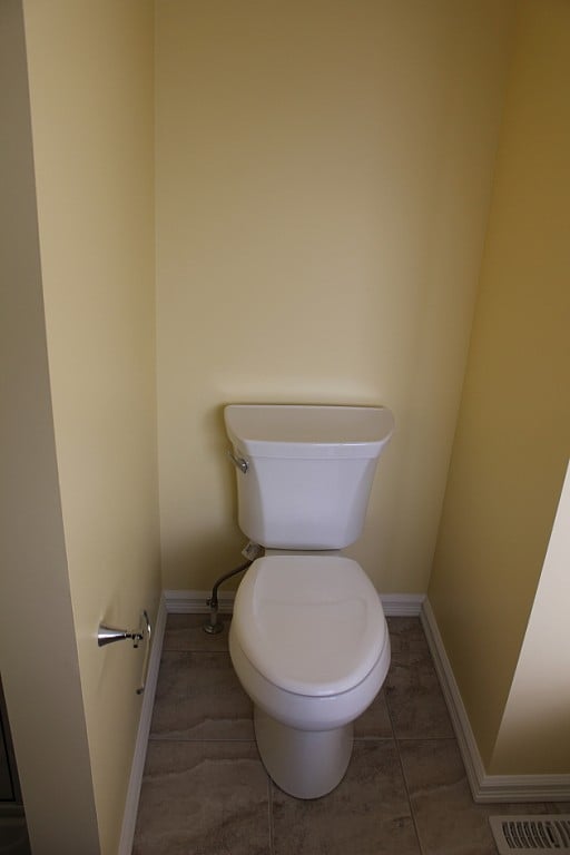 a white toilet bowl