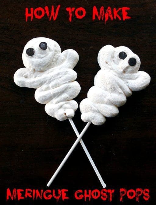 These Halloween Treats of Ghost meringues on a stick are easy, gluten free and fun! #halloween #glutenfree #dessert