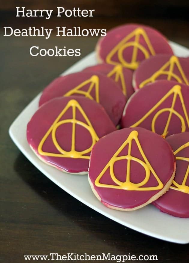 Are you a Harry Potter fan? Then you are going to love these delicious and easy Deathly Hallows sugar cookies!  #harrypotter #cookies #sugarcookies #halloween 