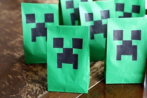 How to Fold Origami Minecraft Creepers (Easy and less than 5 minute craft)