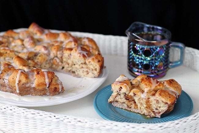 Sliced Cinnamon Bun Breakfast Bake in Plates