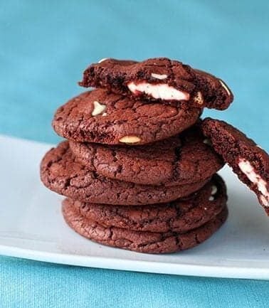 Cheescake Filled White Chocolate Red Velvet Cookies