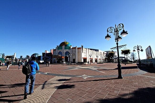 The Plaza Outside the Disneyland, Paris