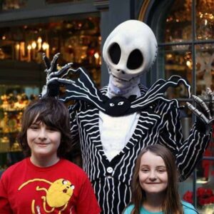 kids photo with Jack Skellington at their back