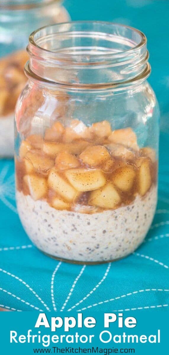This Apple Pie Overnight Refrigerator Oatmeal is such a delicious and healthy start to your day! #breakfast #oatmeal