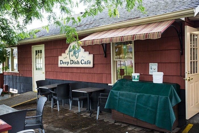 a house cafe named Deep Dish Cafe in Davison Orchards