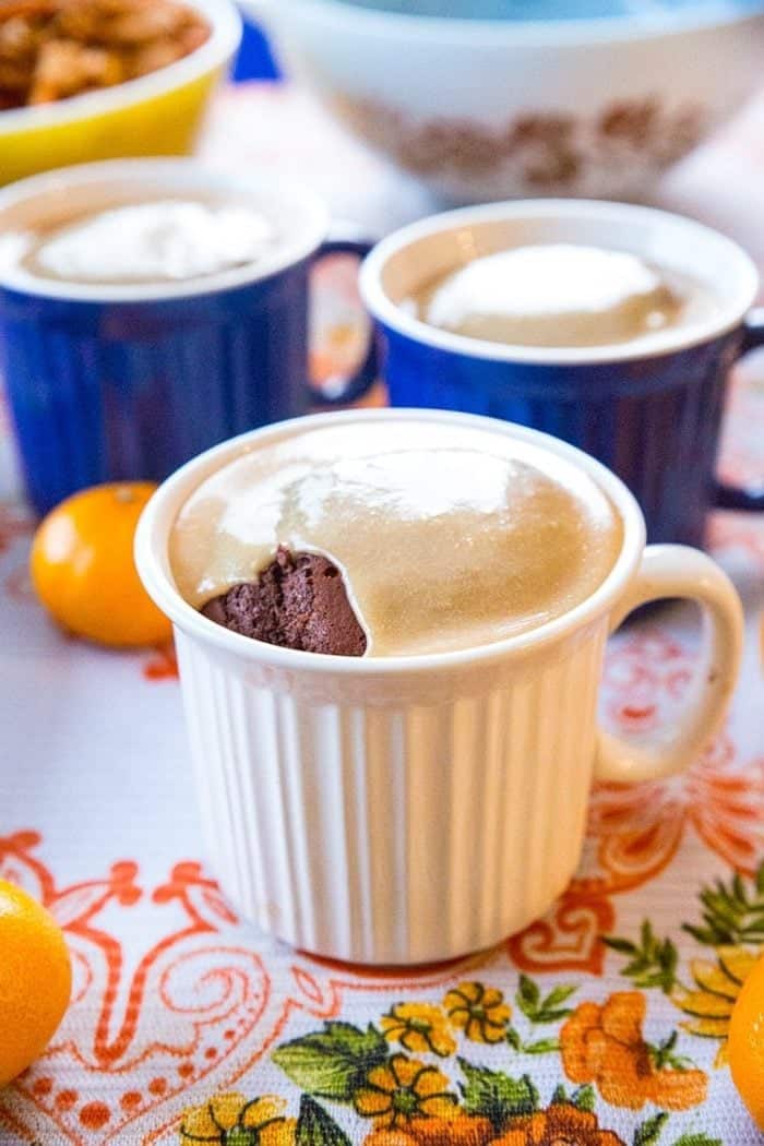 close up Salted Caramel Gingerbread in Mug