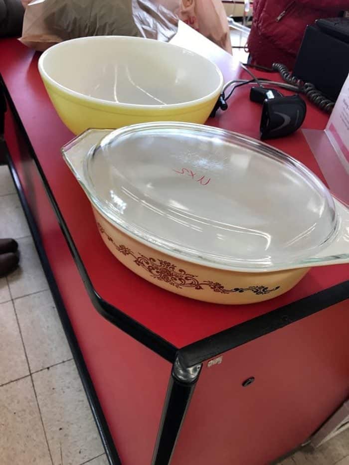 Pyrex set of mixing bowls - yellow bowl and casserole