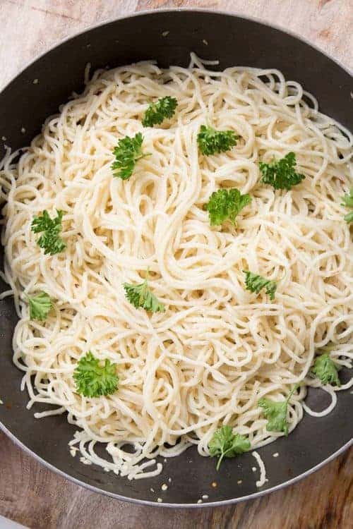 How to Make Spaghetti Aglio E Olio - The Kitchen Magpie