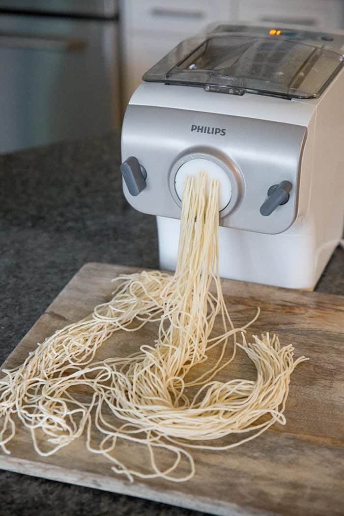 Trying the Philips Avance Pasta Maker for Spaghetti Aglio E Olio Pasta
