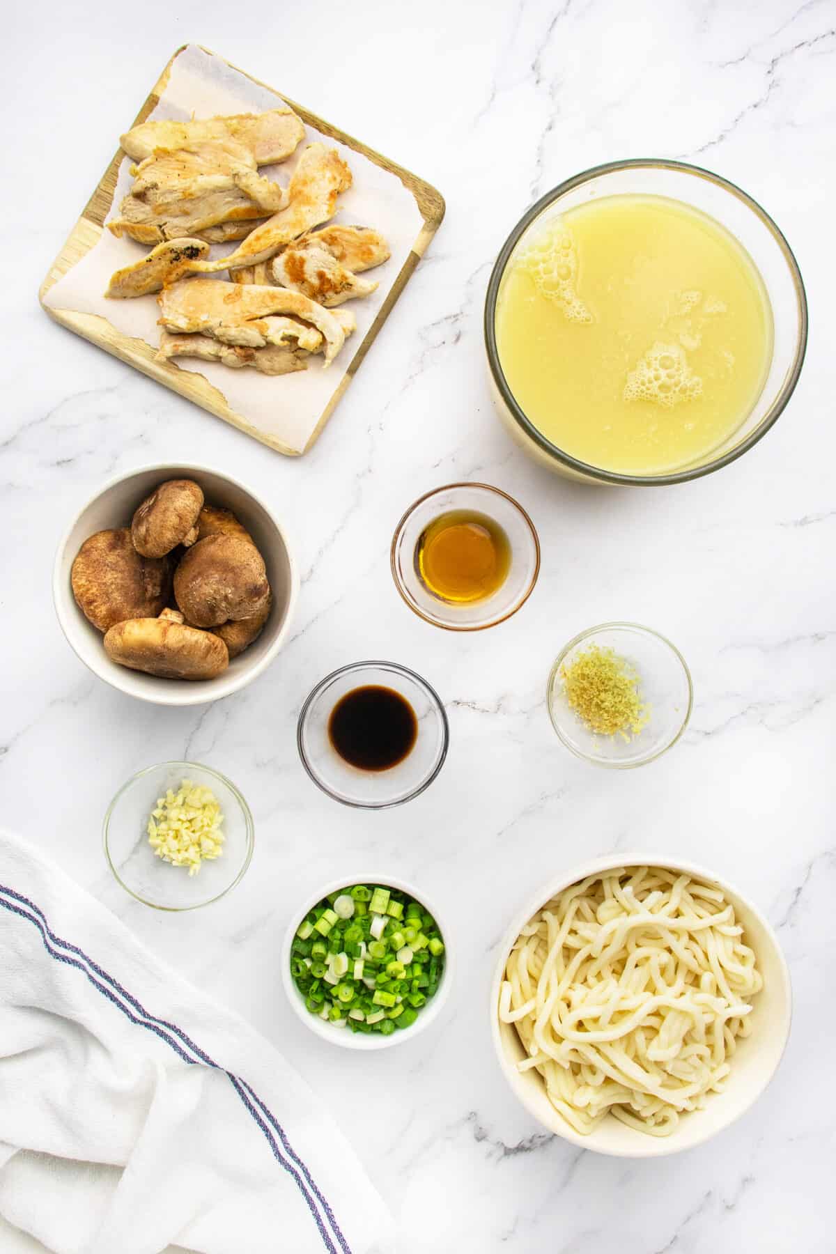 Chicken Mushroom Udon Noodle Soup ingredients