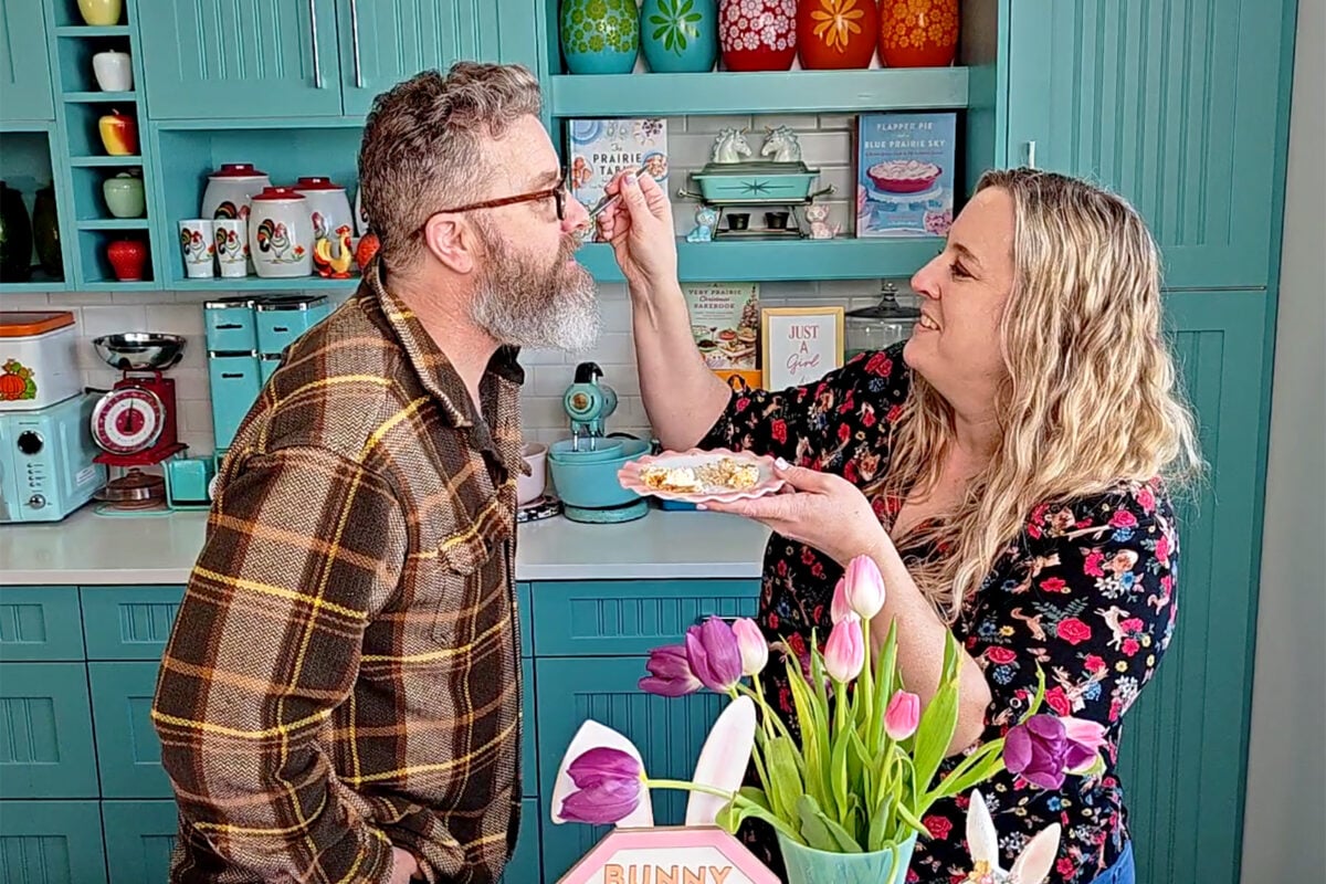 Karlynn and Mike Johnston eating pineapple slice