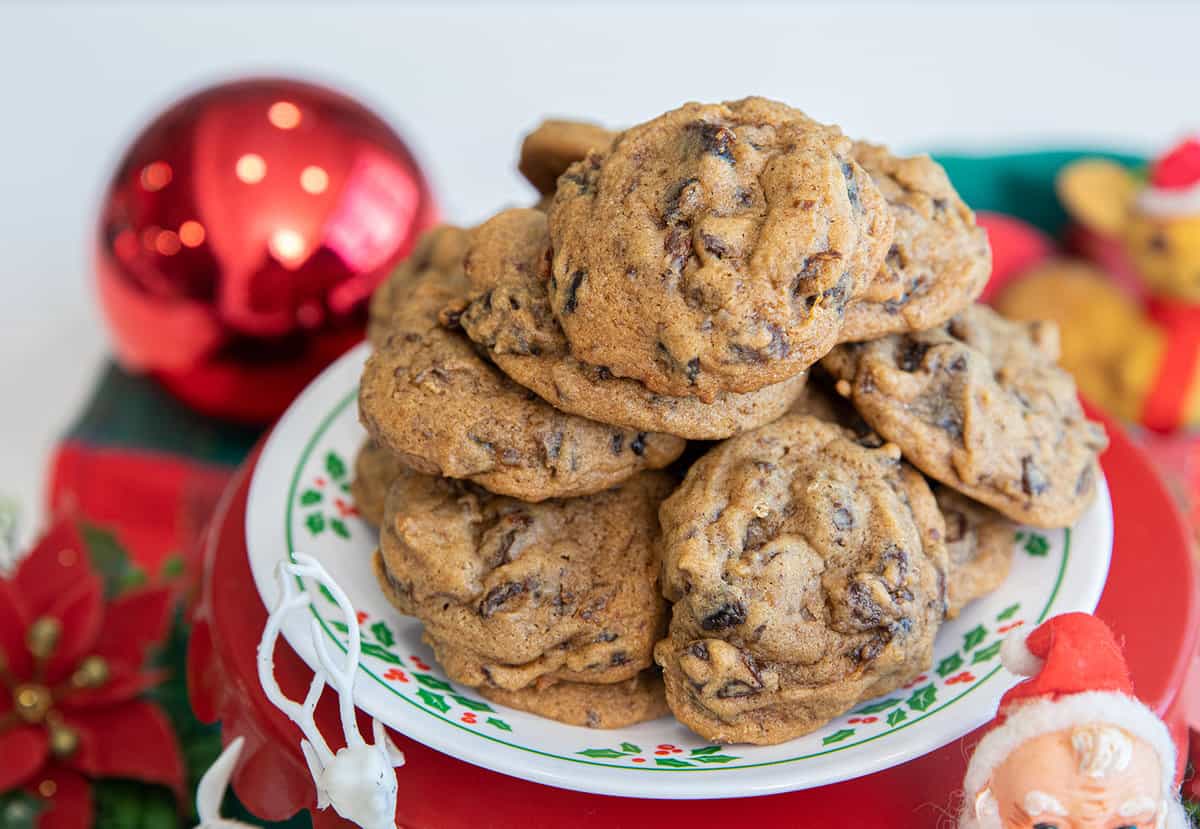 These Rubbermaid Containers Helped Keep My Famous Chocolate Chip Cookies  Fresh for Days