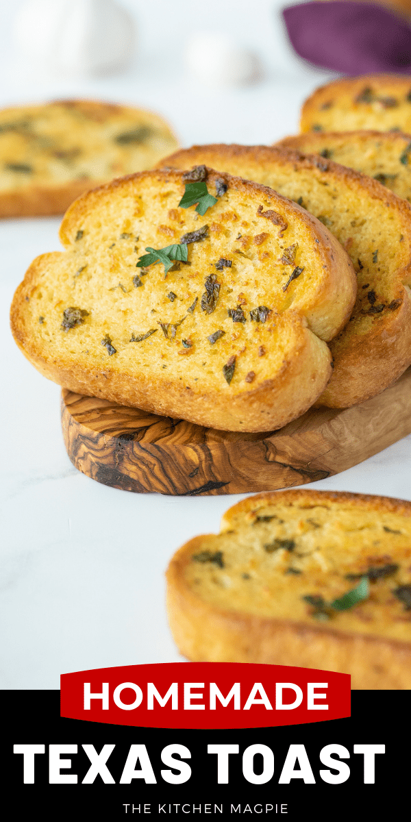 How to make doubled-sided, buttery garlic loaded Texas toast garlic bread. This is the best homemade garlic toast, your family will love it! Use this as a side for your pasta's and soups. 