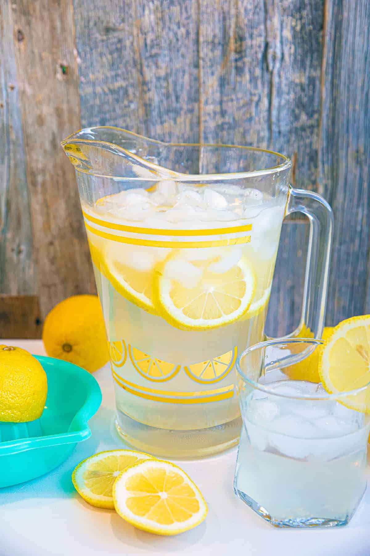 Lemon Water - The Kitchen Magpie