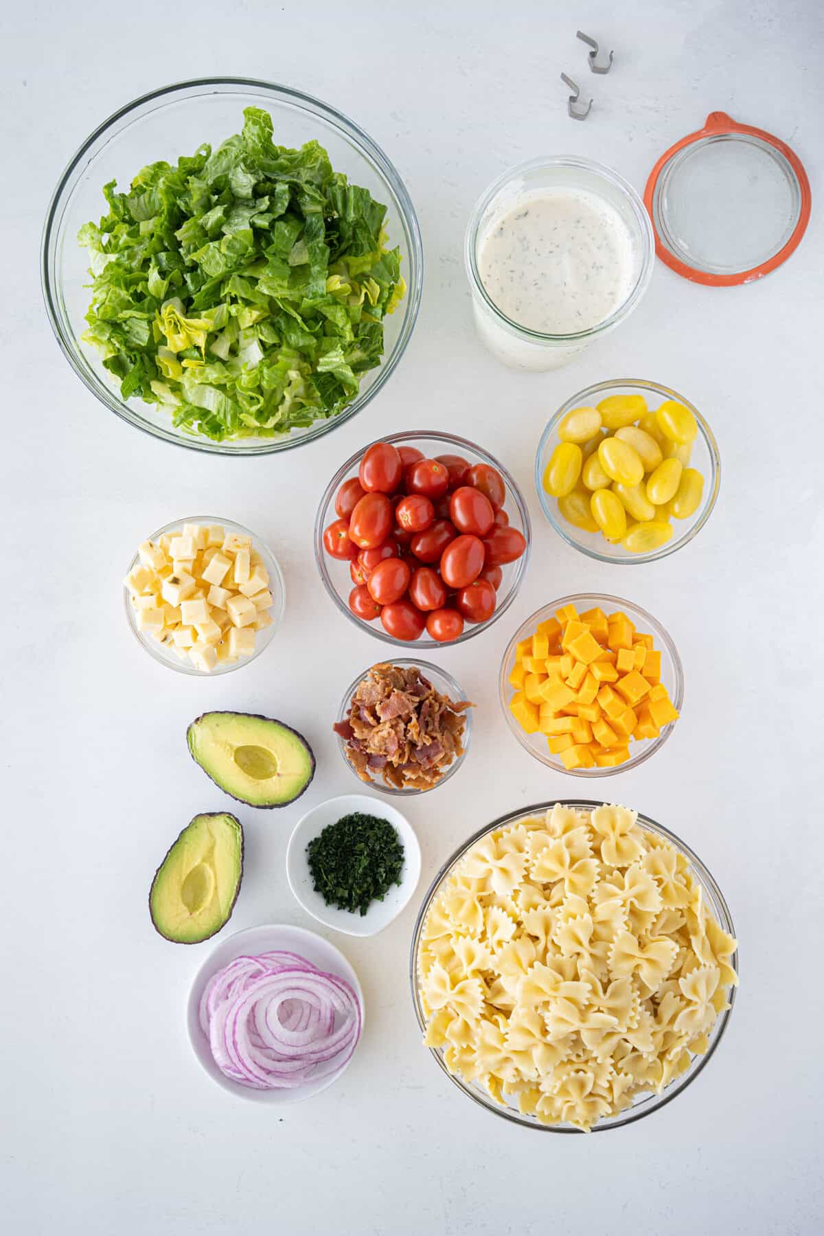 ingredients for BLT pasta salad