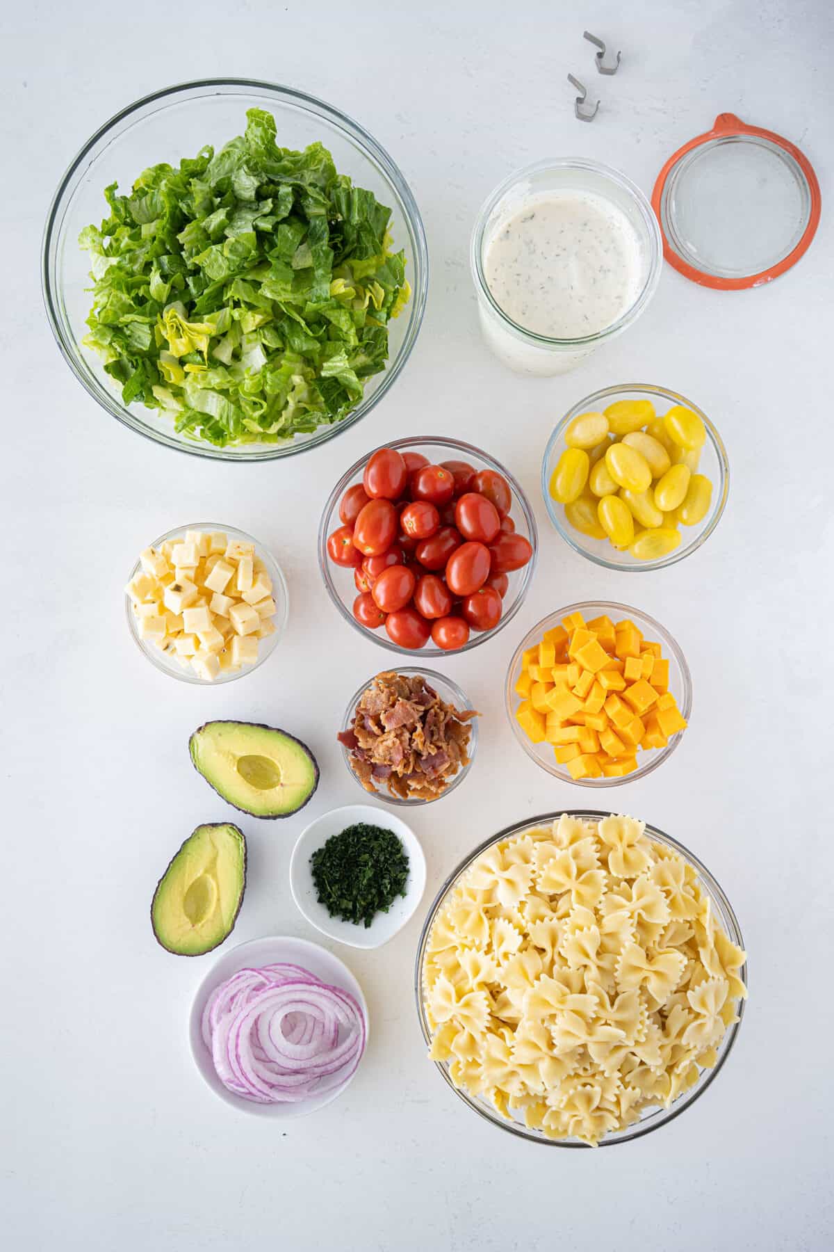 ingredients for BLT pasta salad
