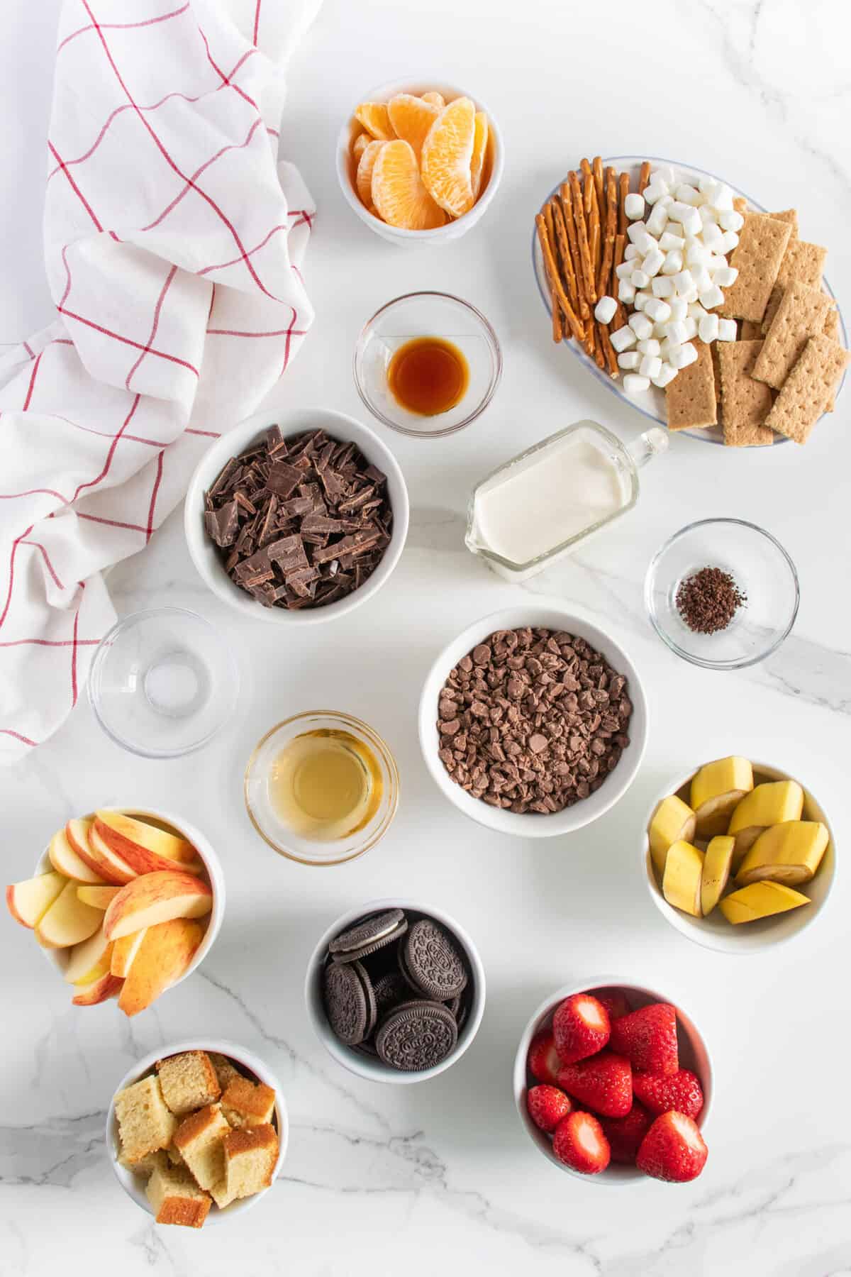 ingredients for chocolate fondue 