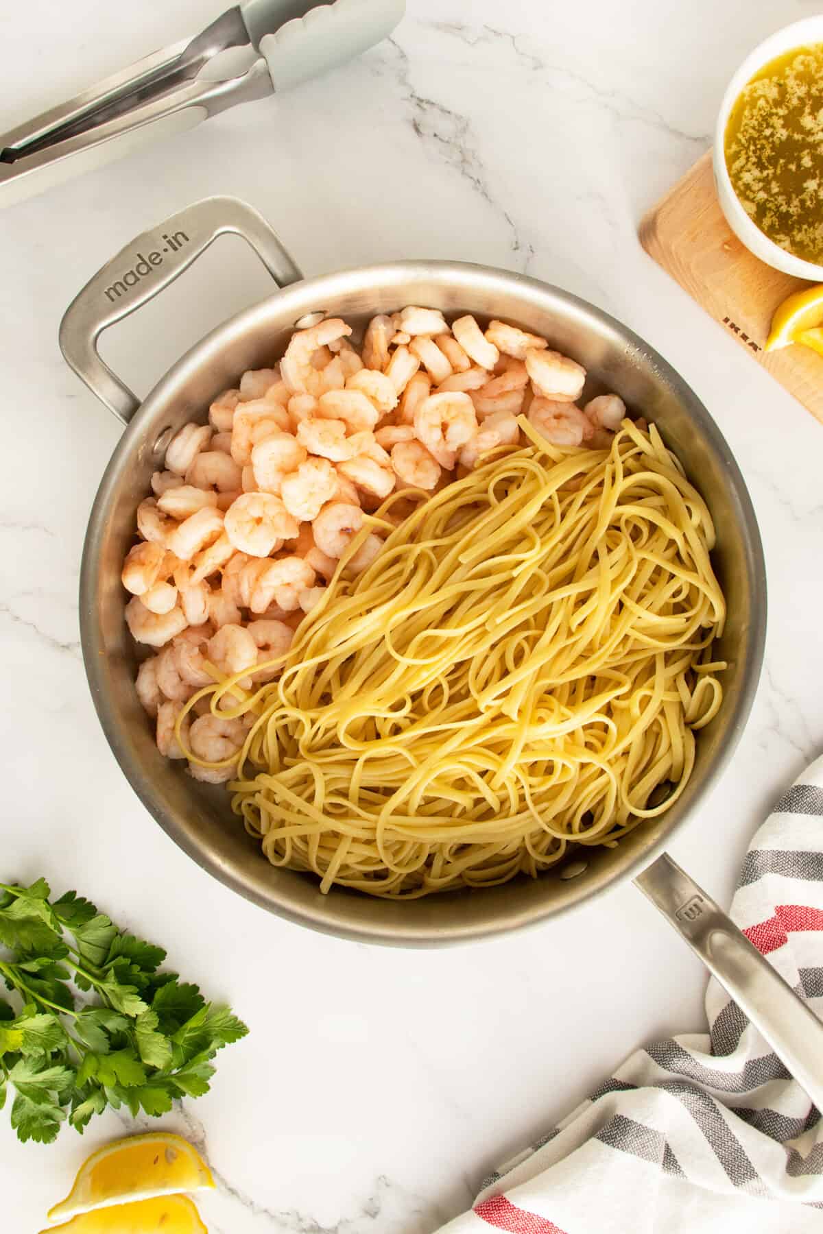 Shrimp and pasta in pot