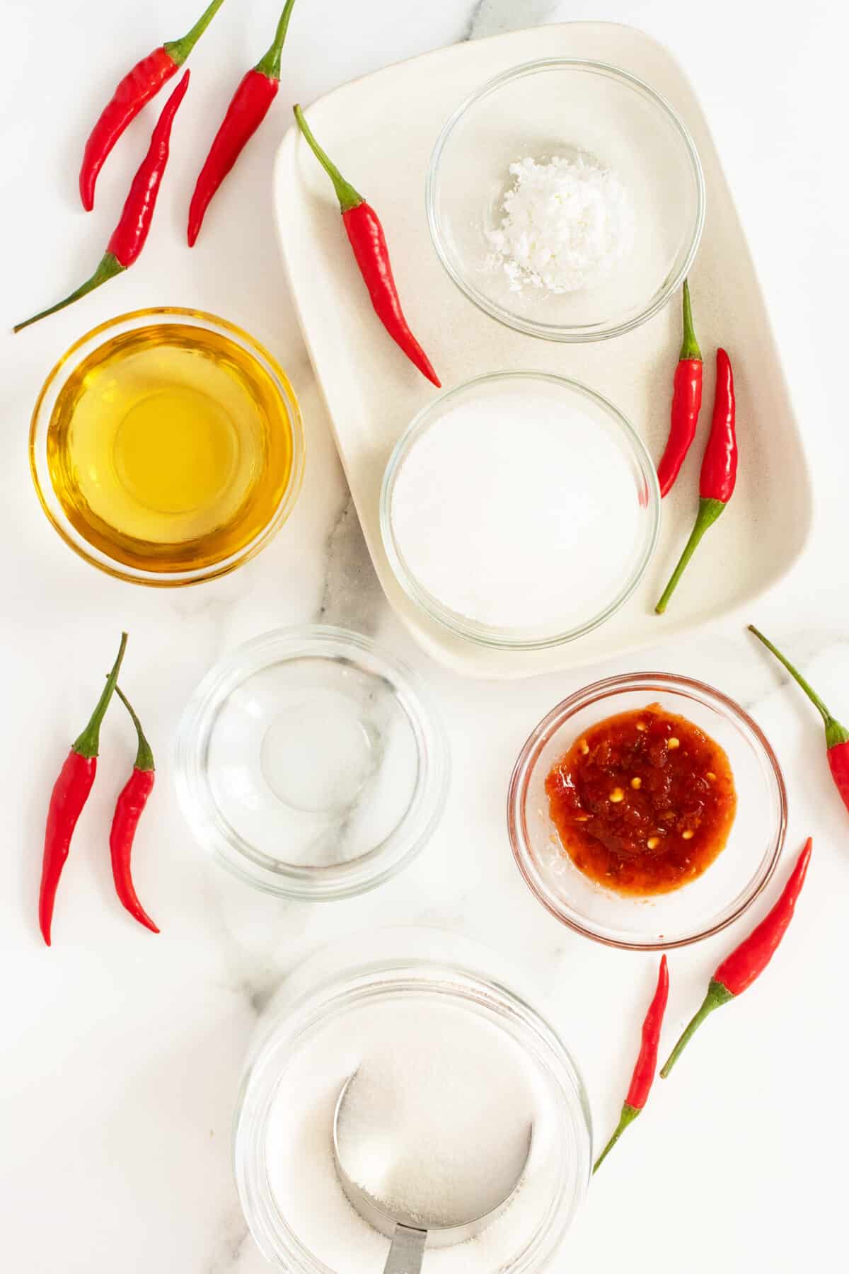 sweet chili sauce ingredients in small clear bowls