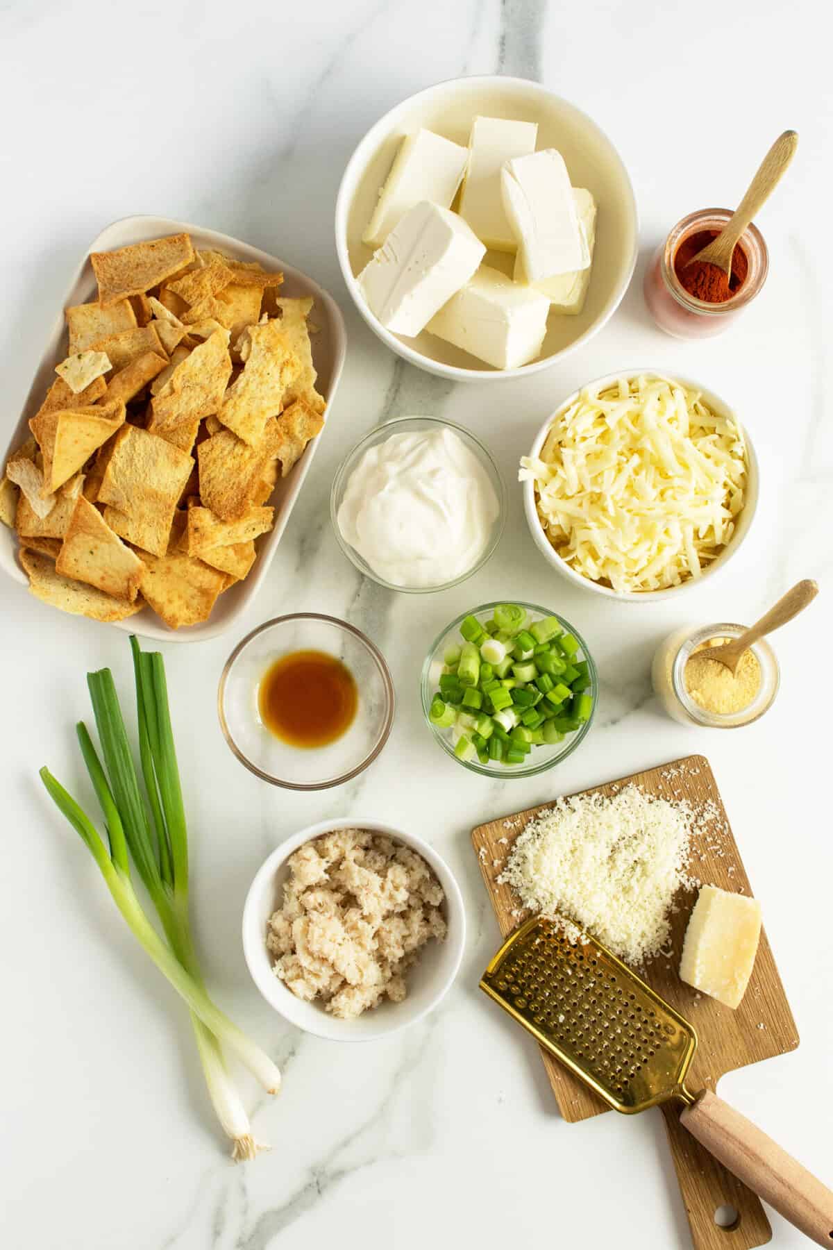 crab rangoon ingredients in small bowls