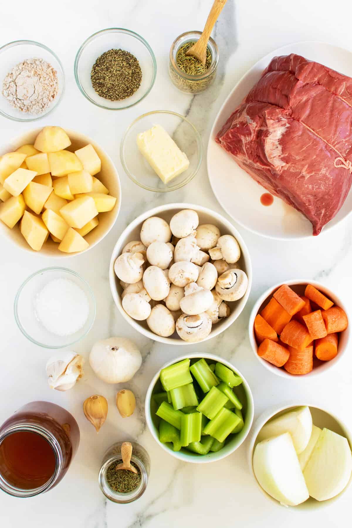 cross rib roast ingredients in white bowls