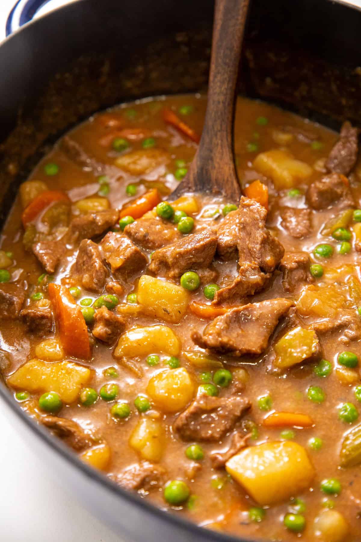 Dutch Oven Beef Stew - The Kitchen Magpie