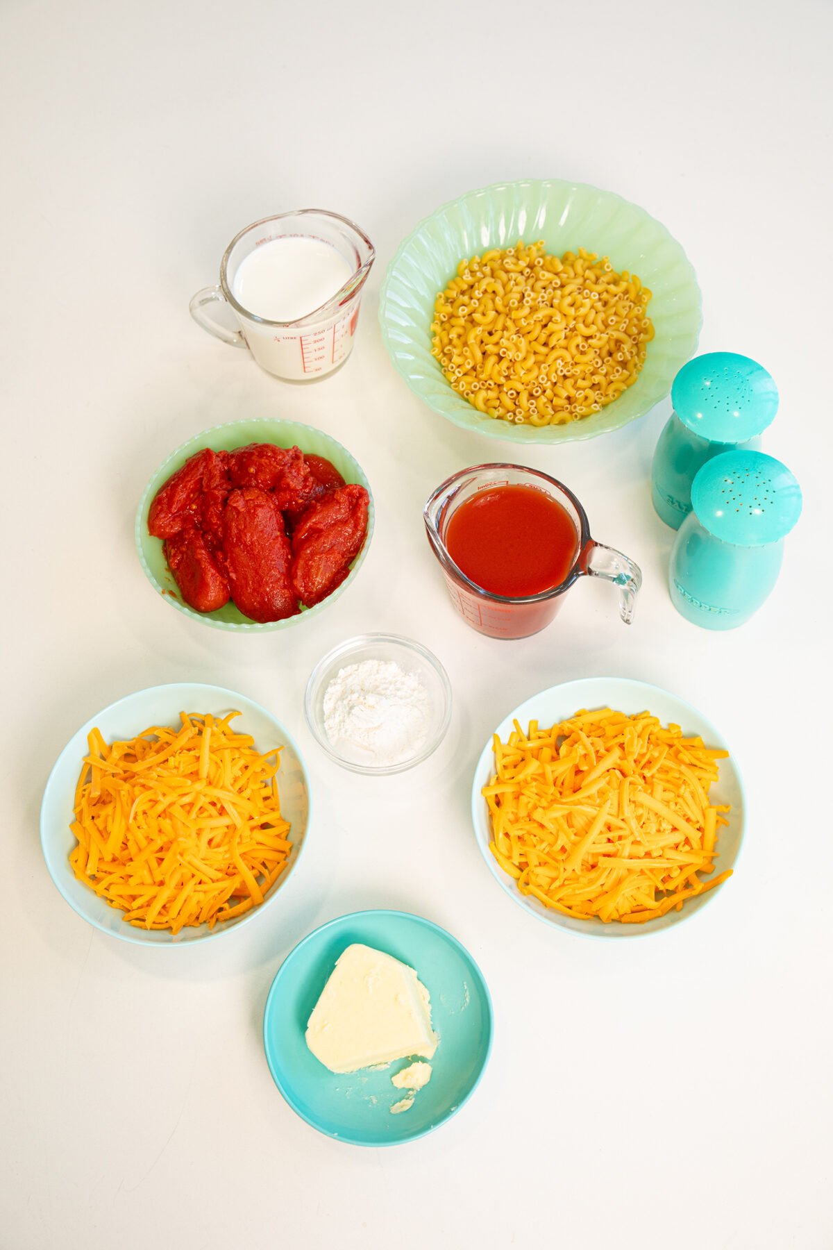 ingredients for tomato mac and cheese