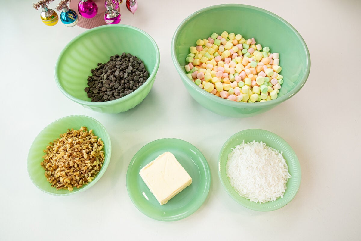 ingredients for the marshmallow Yule Log